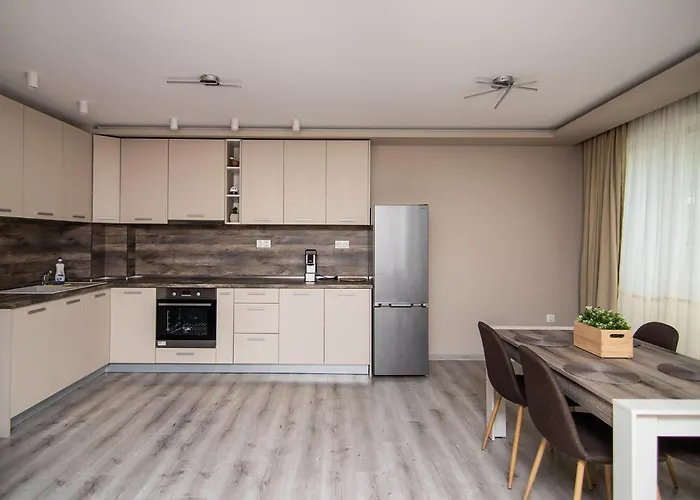 Cozy Flats Nearby Center Free Park Area Varna