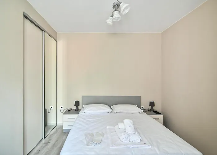 Cozy Flats Nearby Center Free Park Area Apartamento Varna