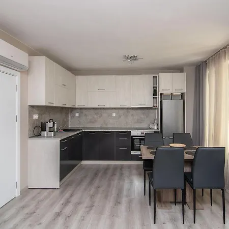 Apartman Cozy Flats Nearby Center Free Park Area