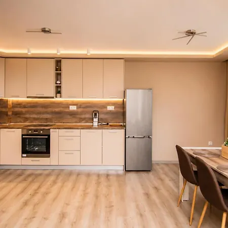 Cozy Flats Nearby Center Free Park Area Varna