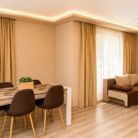 Апартаменти Cozy Flats Nearby Center Free Park Area