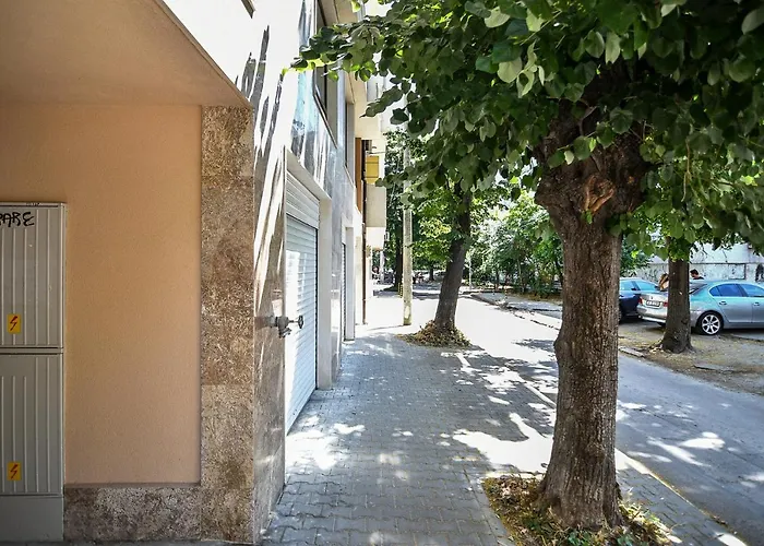 Cozy Flats Nearby Center Free Park Area * فارنا