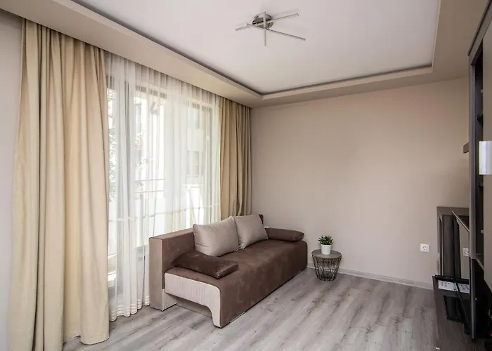 Cozy Flats Nearby Center Free Park Area * فارنا